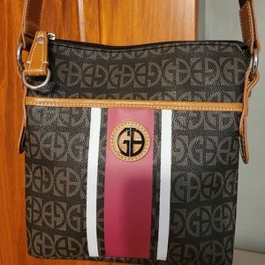 Giani Bernini Signature Crossbody